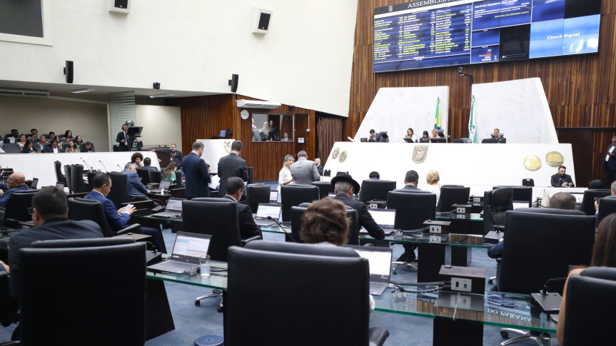 Nesta terça-feira (10) foram realizadas duas sessões plenárias.