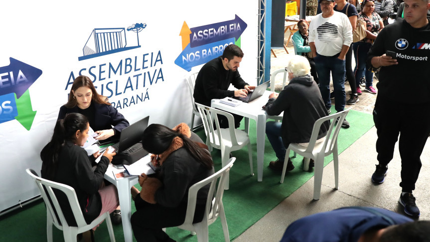 A Defensoria Pública do Estado do Paraná também teve grande procura. No posto instalado pela Assembleia Legislativa, a equipe realizou 70 atendimentos.