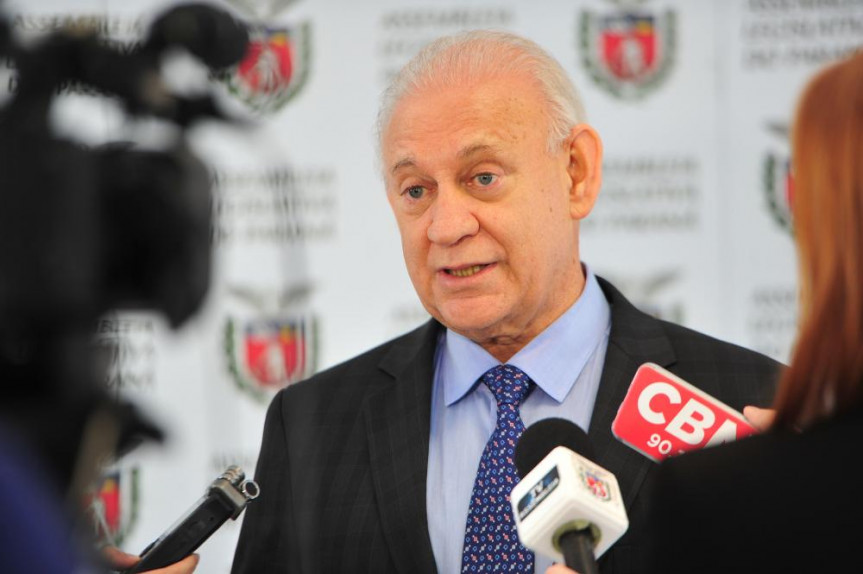 O presidente da Alep, deputado Ademar Traiano (PSDB), durante coletiva de imprensa