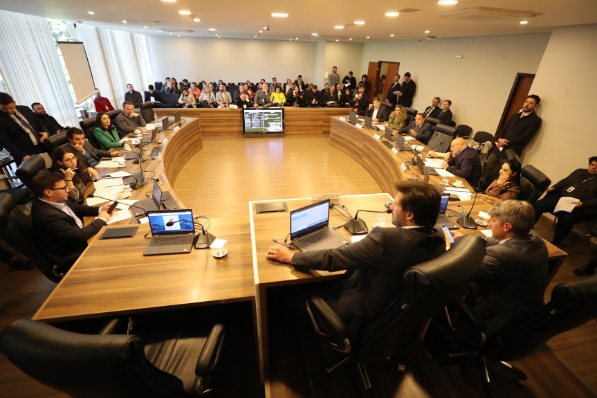 Reunião aconteceu no início da tarde desta terça-feira (28), no Auditório Legislativo.