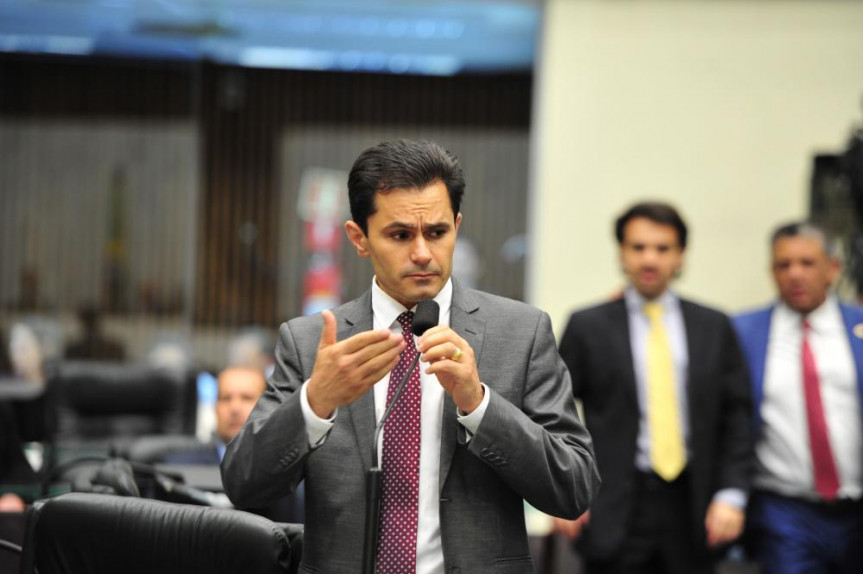 Deputado Marcio Pacheco defende criação de políticas de atendimento.