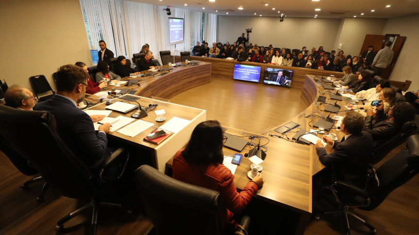 Audiência ocorreu no Auditório Legislativo, na manhã desta segunda-feira (9).