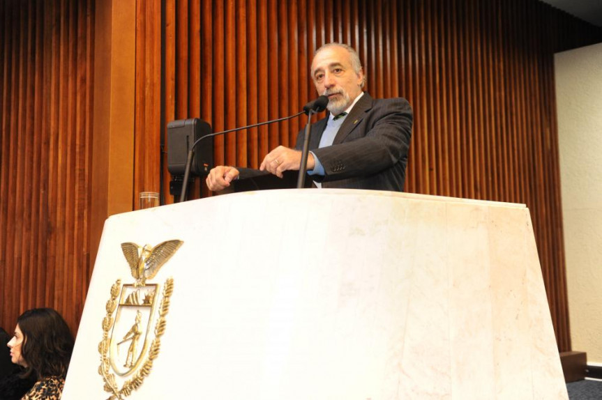 Deputado Rasca Rodrigues (PV).