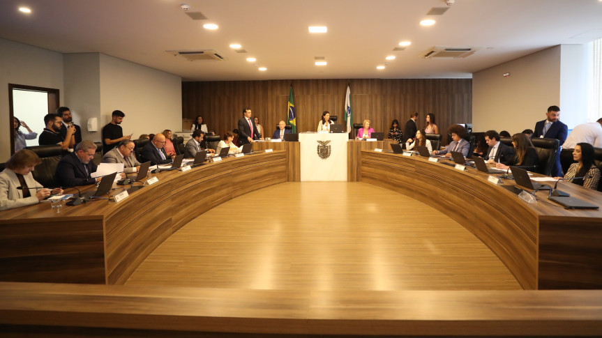 Reunião ocorreu no início da tarde desta terça-feira (24), no Auditório Legislativo.