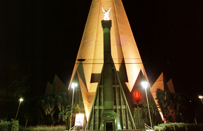 Catedral Basílica Menor de Nossa Senhora da Glória, de Maringá.