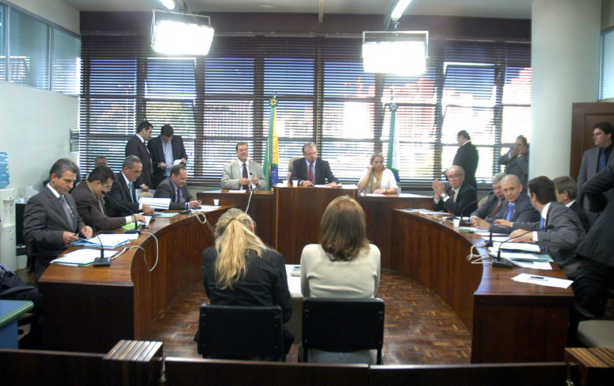 Reunião extraordinária da Comissão de Constituição e Justiça (CCJ) realizada após a sessão ordinária desta quarta-feira (14/12).