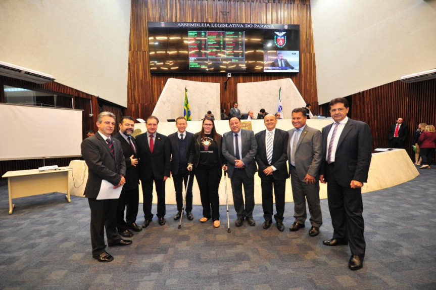  No Grande Expediente desta segunda-feira (19) aconteceu a apresentação da Associação Dar a Mão de São João do Ivaí.