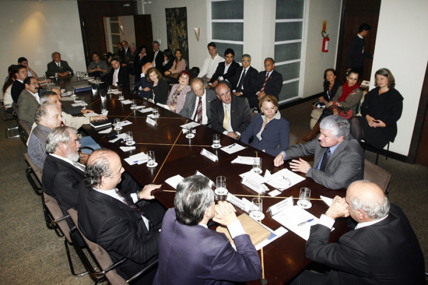 Presidente do Legislativo, deputado Valdir Rossoni (PSDB) faz balanço positivo do trabalho realizado até o momento na Assembleia.