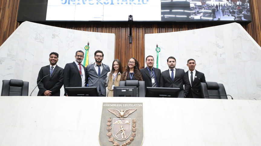 Estudantes de diversas regiões do estado, representando 25 instituições de ensino superior, compartilham as primeiras impressões do projeto da Escola do Legislativo.