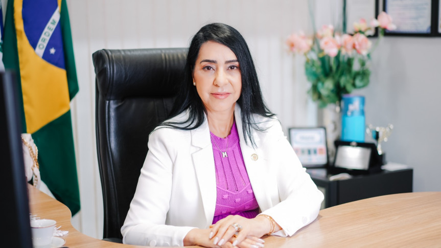 Mara Lima argumenta que a medida também traz benefícios para as empresas, uma vez que essa faixa etária traz uma vasta experiência e conhecimento acumulado ao longo dos anos.