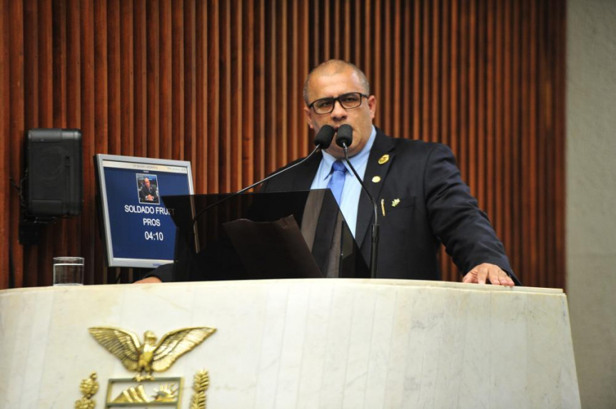 Deputado Soldado Fruet (PROS).