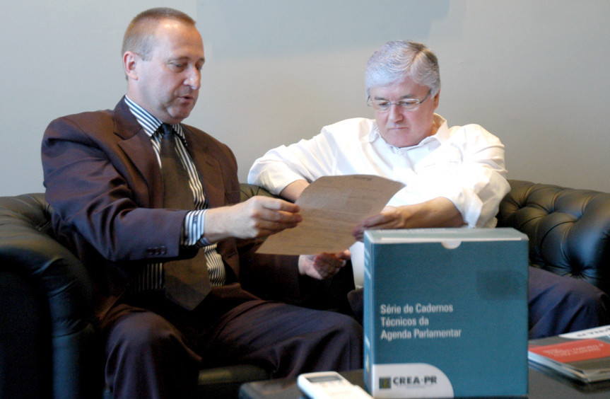 Presidente da Assembleia, deputado Valdir Rossoni (PSDB), recebe o presidente do Crea-Pr, Joel Krüger, que apresentou a agenda de trabalho da instituição para 2012.