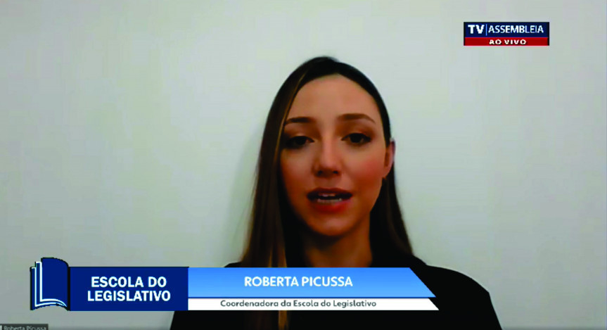 Roberta Picussa, coordenadora pedagógica da Escola do Legislativo da Assembleia Legislativa do Paraná.