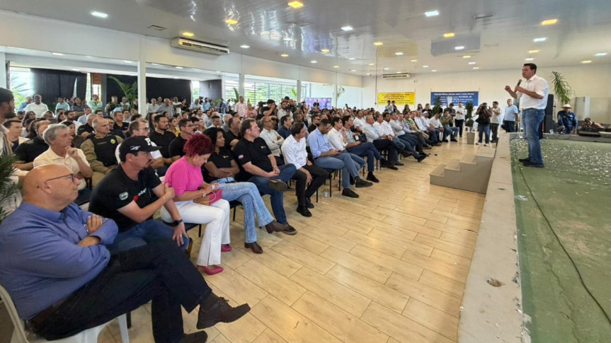 O Governador Ratinho Júnior destacou a importância do programa Assembleia Itinerante, que leva o Parlamento a diferentes regiões do Estado e promove maior proximidade entre deputados e a população.