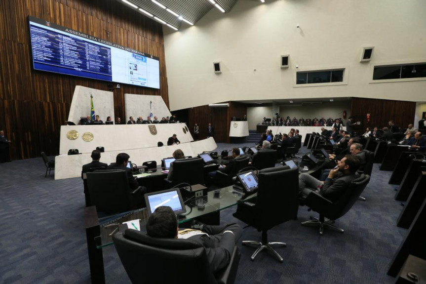 Sessão plenária desta terça-feira (03)