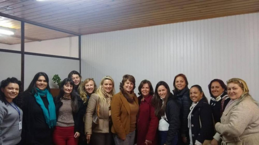 Deputada Cristina Silvestri (PPS), procuradora da Mulher na Alep, participa de reunião do Conselho Estadual dos Direitos da Mulher.