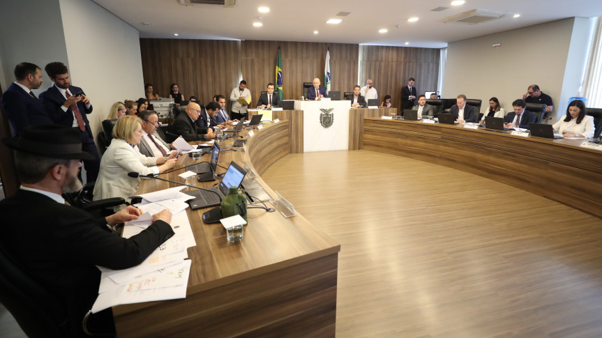 Reunião ocorreu no início da tarde desta terça-feira (2), no Auditório Legislativo.
