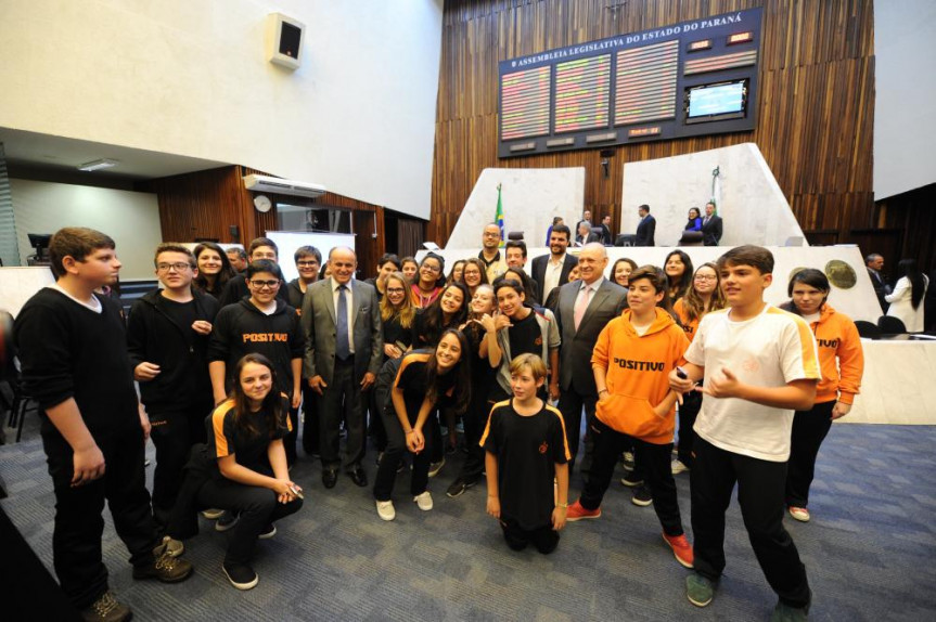 Visita de Alunos do 9º do Colégio Positivo nesta quarta-feira (11).