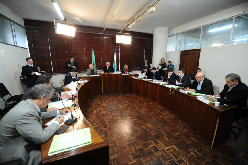 A CCJ se reúne ordinariamente todas as terças-feiras a partir das 13h30.