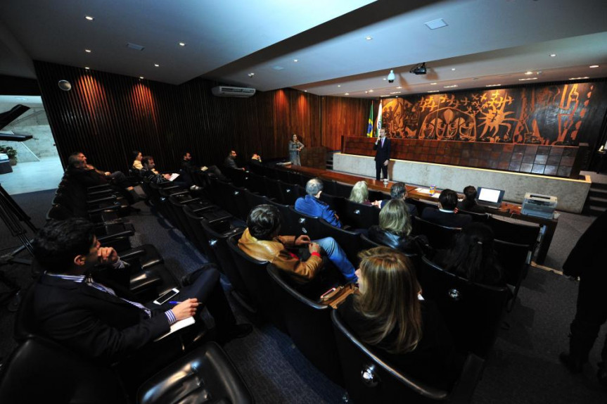 Escola do Legislativo promoveu nesta quarta-feira (20) o terceiro dia do "Ciclo de Debates de Direito Eleitoral" no Plenarinho da Alep.