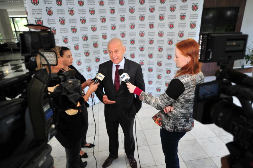 O presidente da Assembleia, deputado Ademar Traiano, destacou a importância dos debates dos projetos em Plenário.