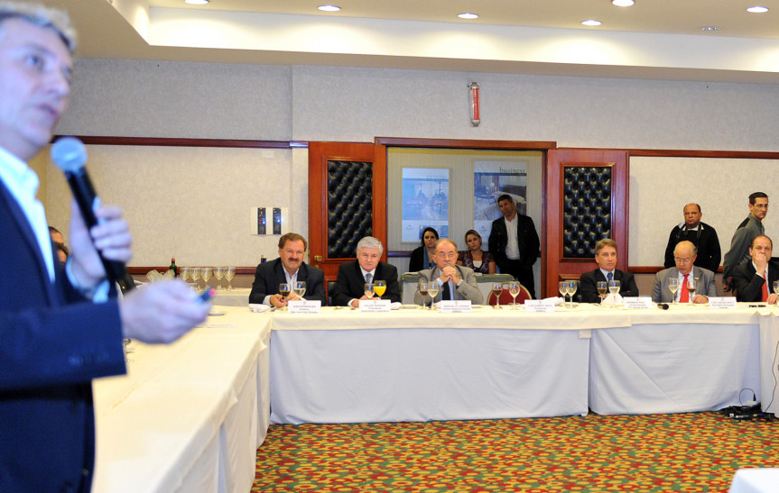 Presidente da Assembleia Legislativa, deputado Valdir Rossoni (PSDB), participa da reunião na Abimaq.