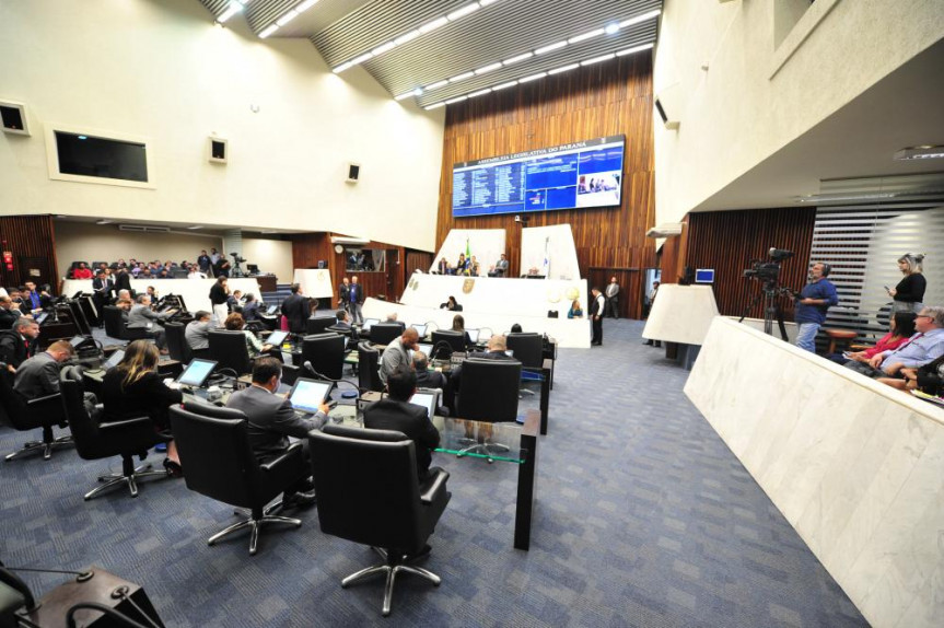 Sessão movimentada: a semana começou com debates e diversos pronunciamentos.