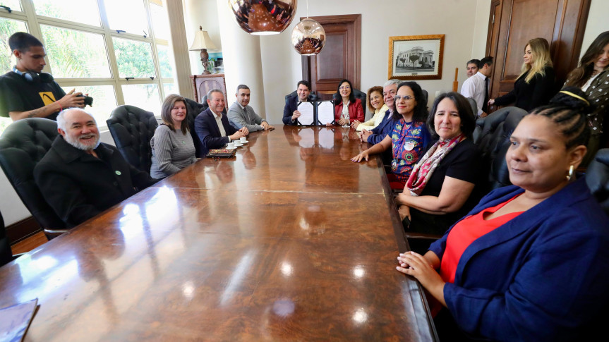 Promulgação ocorreu na manhã desta quarta-feira (19), na Sala de Reuniões do Gabinete da Presidência da Casa.