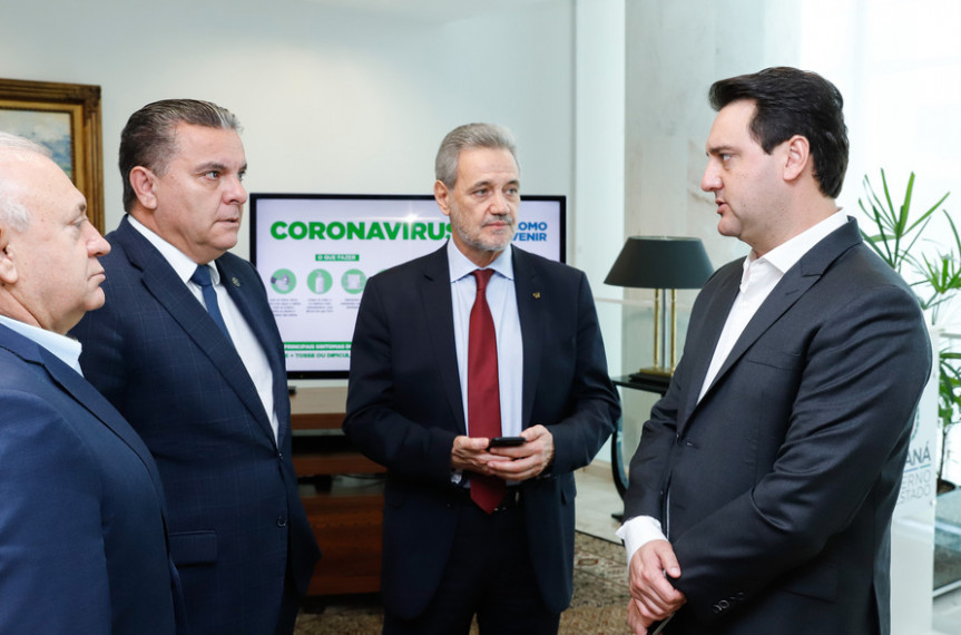 Presidentes de Poderes se unem para adotar medidas para conter o avanço do coronavírus.
