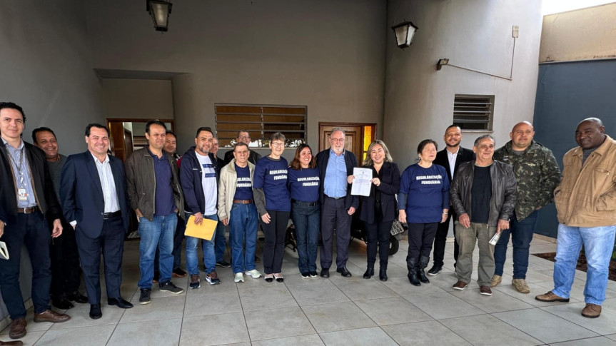 Representantes de loteamentos pediram apoio para conseguir a ligação individual de energia elétrica em suas propriedades.