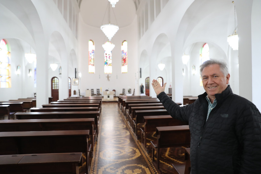 O diretor geral do asilo, padre José Aparecido Pinto.