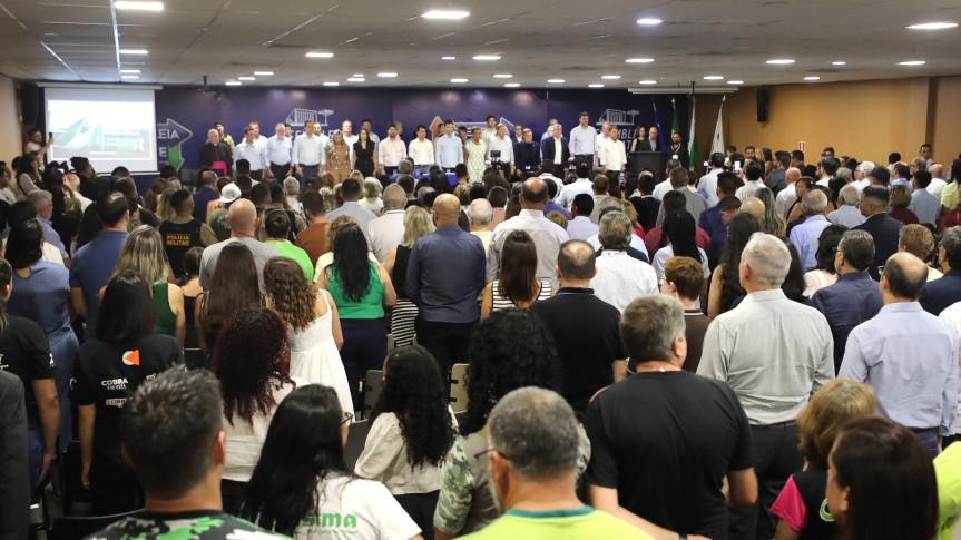 Sessão Especial aconteceu na noite desta quarta-feira (4), em Arapongas.