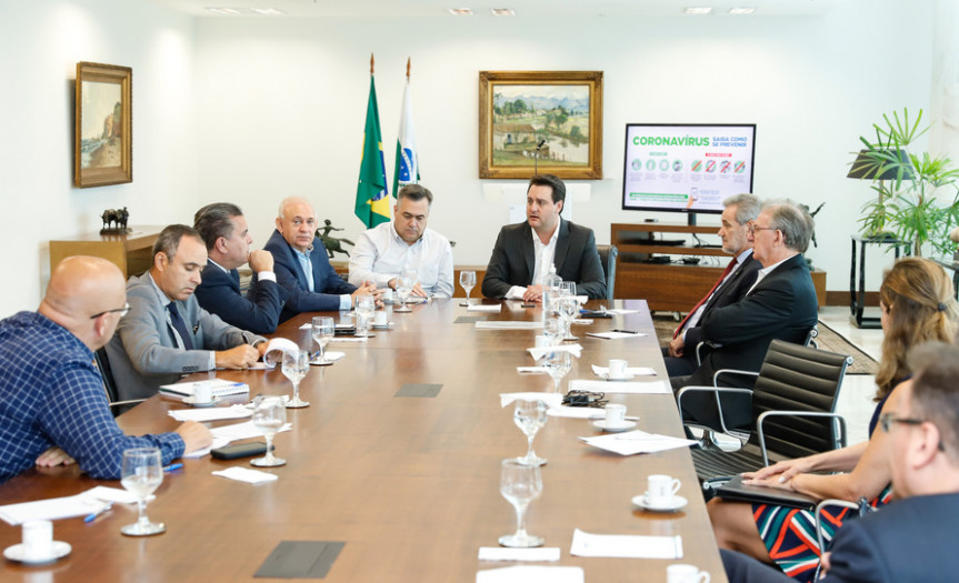 Presidentes de Poderes se unem para adotar medidas para conter o avanço do coronavírus.