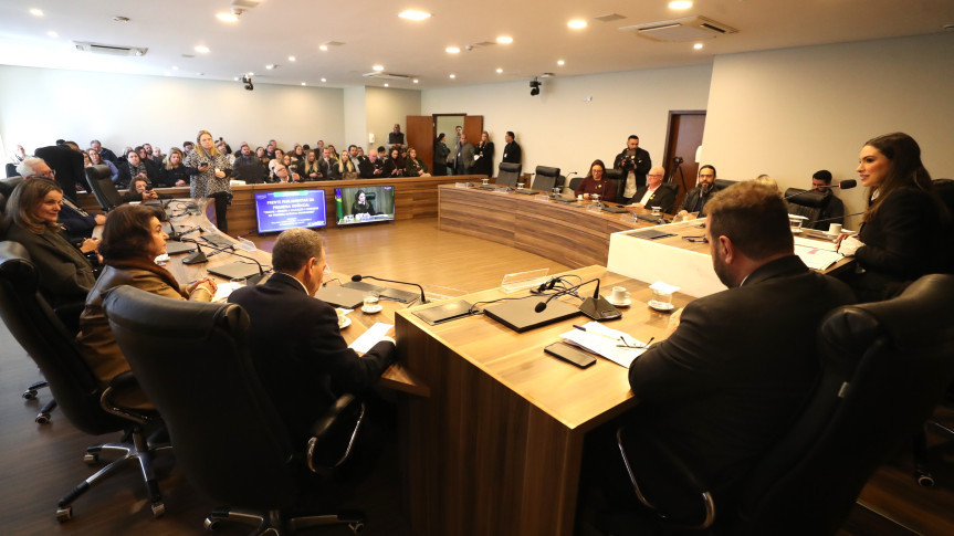 Reunião ocorreu na manhã desta terça-feira (12), o Auditório Legislativo.