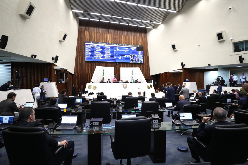 Pauta de votações da sessão plenária desta terça-feira (4) contou com 15 itens.
