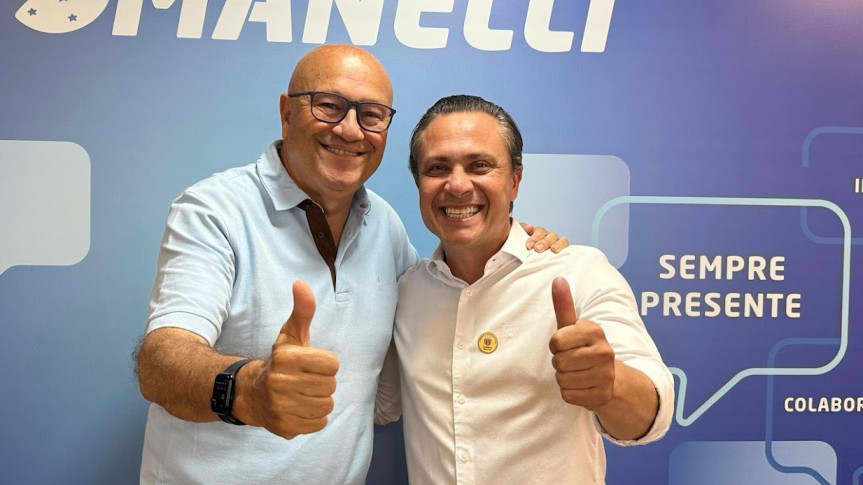 O deputado Luiz Claudio Romanelli (PSD) ao lado do presidente do Cisnorpi e prefeito de Jacarezinho, Marcelo Palhares (PSD).