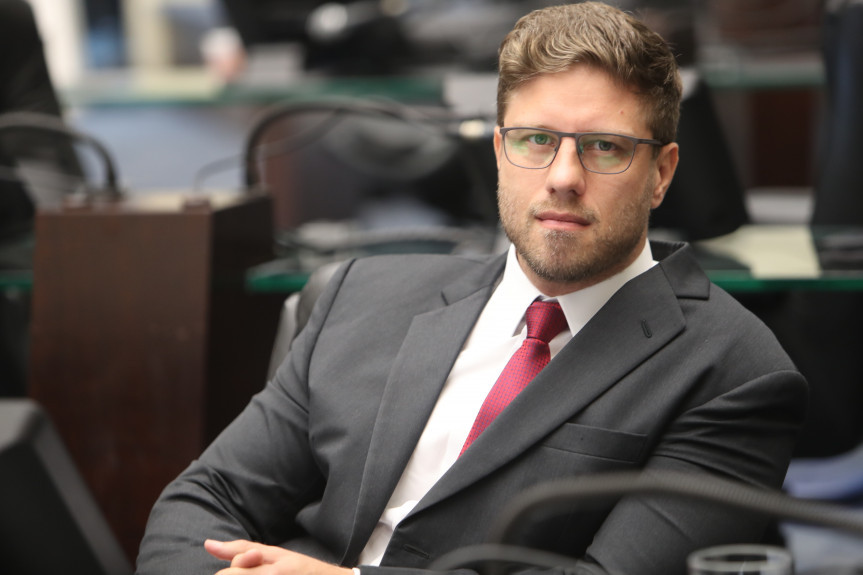 Deputado Requião Filho (MDB).