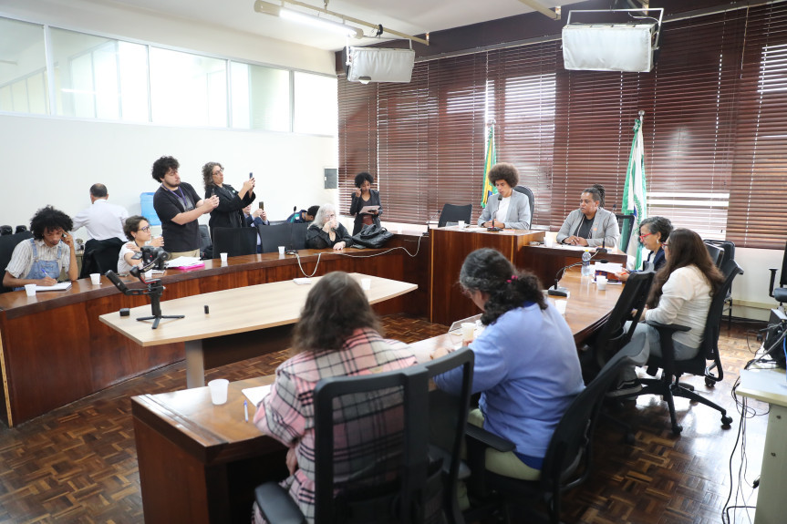 Reunião ocorreu na manhã desta segunda-feira (9), na Sala das Comissões.