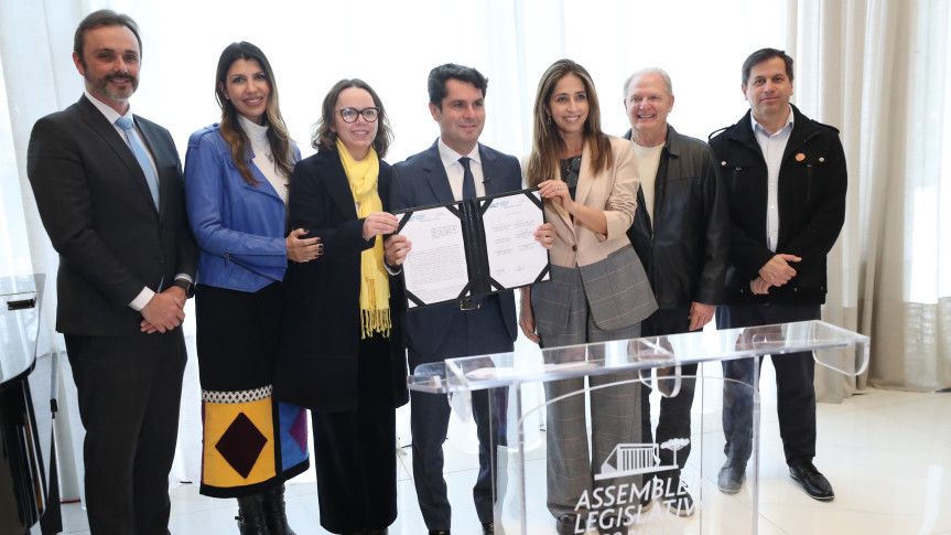 Cerimônia de abertura da Exposição ocorreu no início da tarde desta terça-feira (21), no Salão Nobre da Casa.