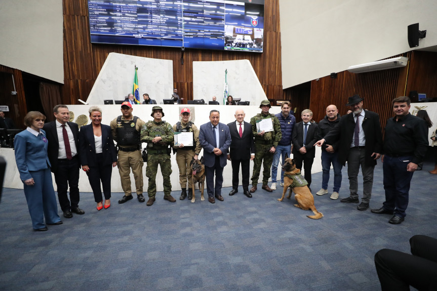 O reconhecimento se deve à atuação de destaque no combate ao tráfico de drogas, armas e vários outros crimes nos 447 quilômetros de fronteira do Paraná com o Paraguai e a Argentina.