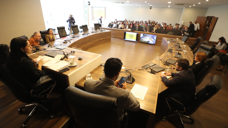Primeiro dia de seminário ocorreu nesta segunda-feira (15), no Auditório Legislativo.
