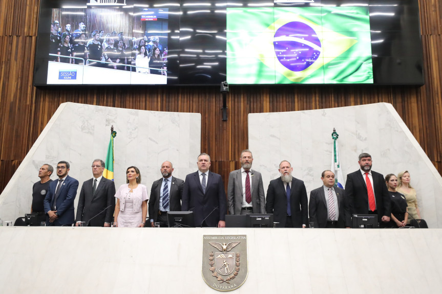 Solenidade lotou o Plenário da Assembleia Legislativa na noite desta quarta-feira (27).