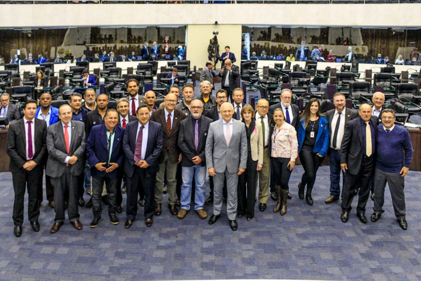 Superintendente Mauro Rockenbach, da Superintendência Geral de Diálogo e Interação Social do Paraná (SUDIS), falou aos deputados sobre as ações desenvolvidas pelo órgão que é a porta de entrada da sociedade civil no Governo do Estado.