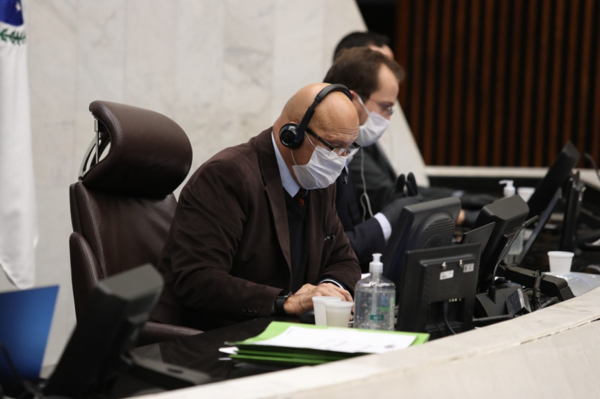 Deputado Luiz Cláudio Romanelli (PSB).
