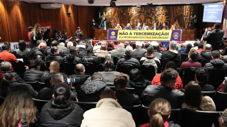 Audiência lotou o Plenarinho da Assembleia Legislativa na manhã desta segunda-feira (11).