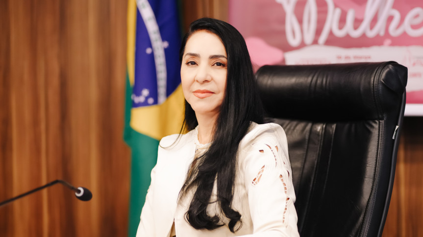 A deputada Cantora Mara Lima (Republicanos) assina o projeto de lei 331/2026.
