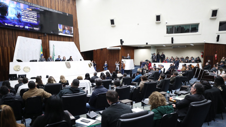 Primeiro dia de curso ocorreu no Plenário da Assembleia Legislativa, ao longo desta quinta-feira (7).