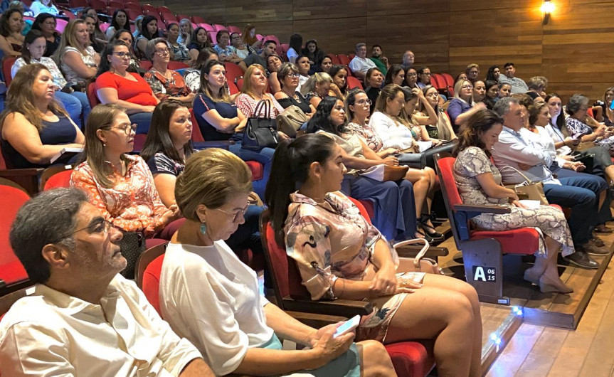 Em parceria com o Iprade, Procuradoria da Mulher da Assembleia realizou o primeiro ciclo de palestras ‘+Mulheres na Política’; encontro teve participação de representantes de sete municípios.