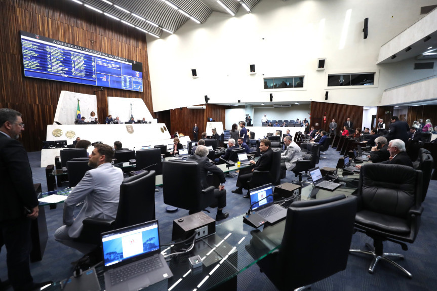 Nesta terça-feira (21) foram realizadas duas sessões plenárias.