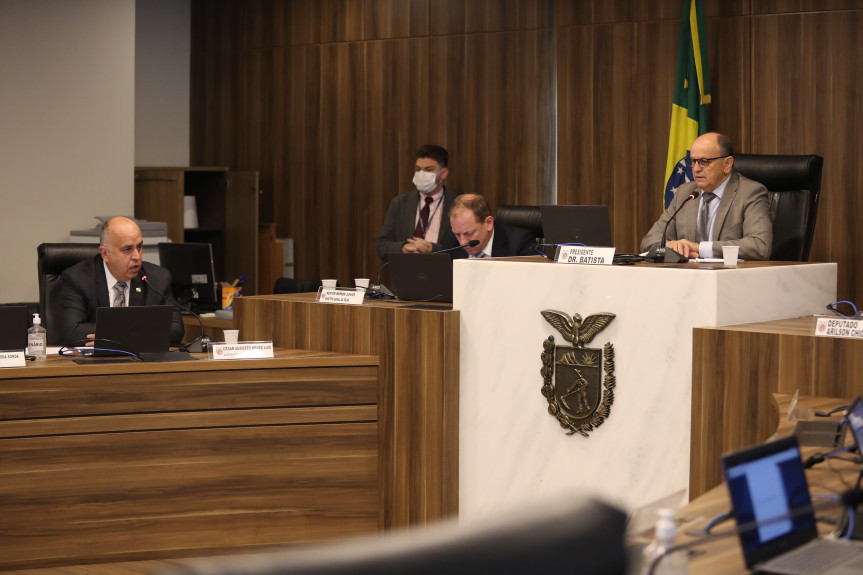 Secretário da Saúde faz na Assembleia Legislativa chamado estadual para o Dia D da Vacinação.
